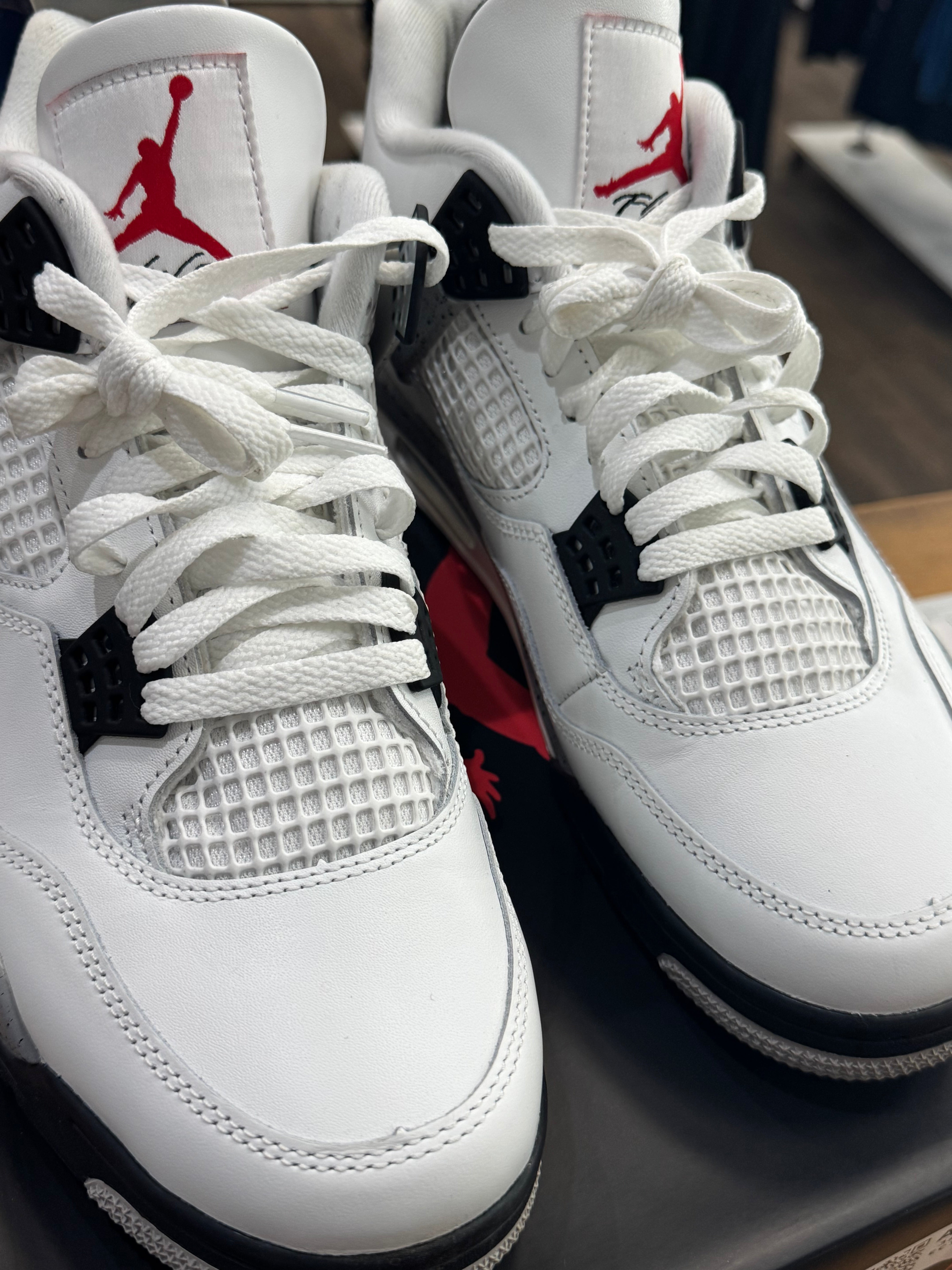 Air Jordan 4 “White Cement” Size 10