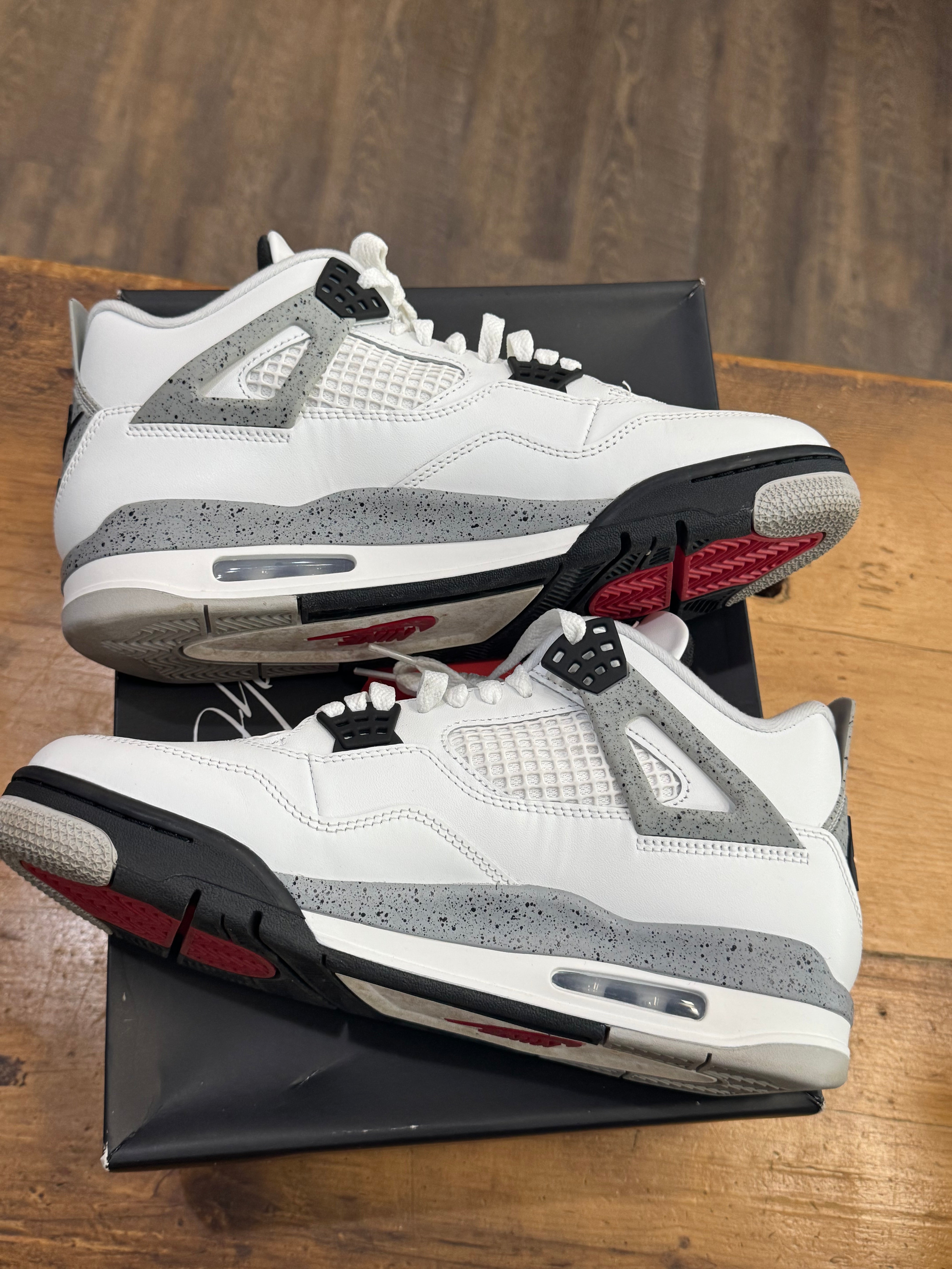 Air Jordan 4 “White Cement” Size 10