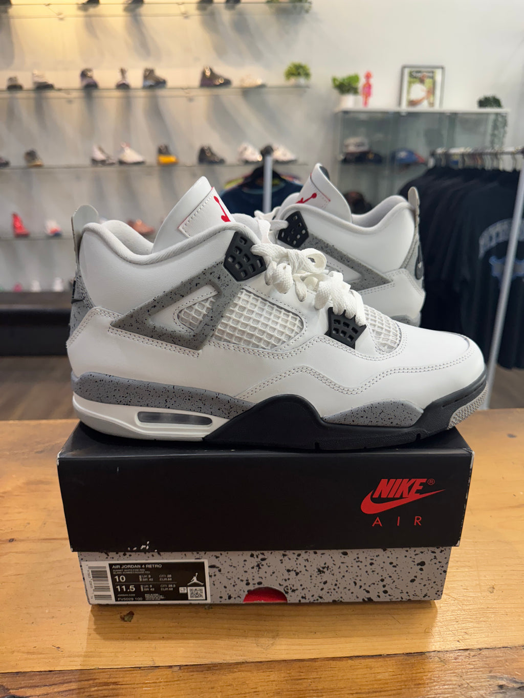 Air Jordan 4 “White Cement” Size 10
