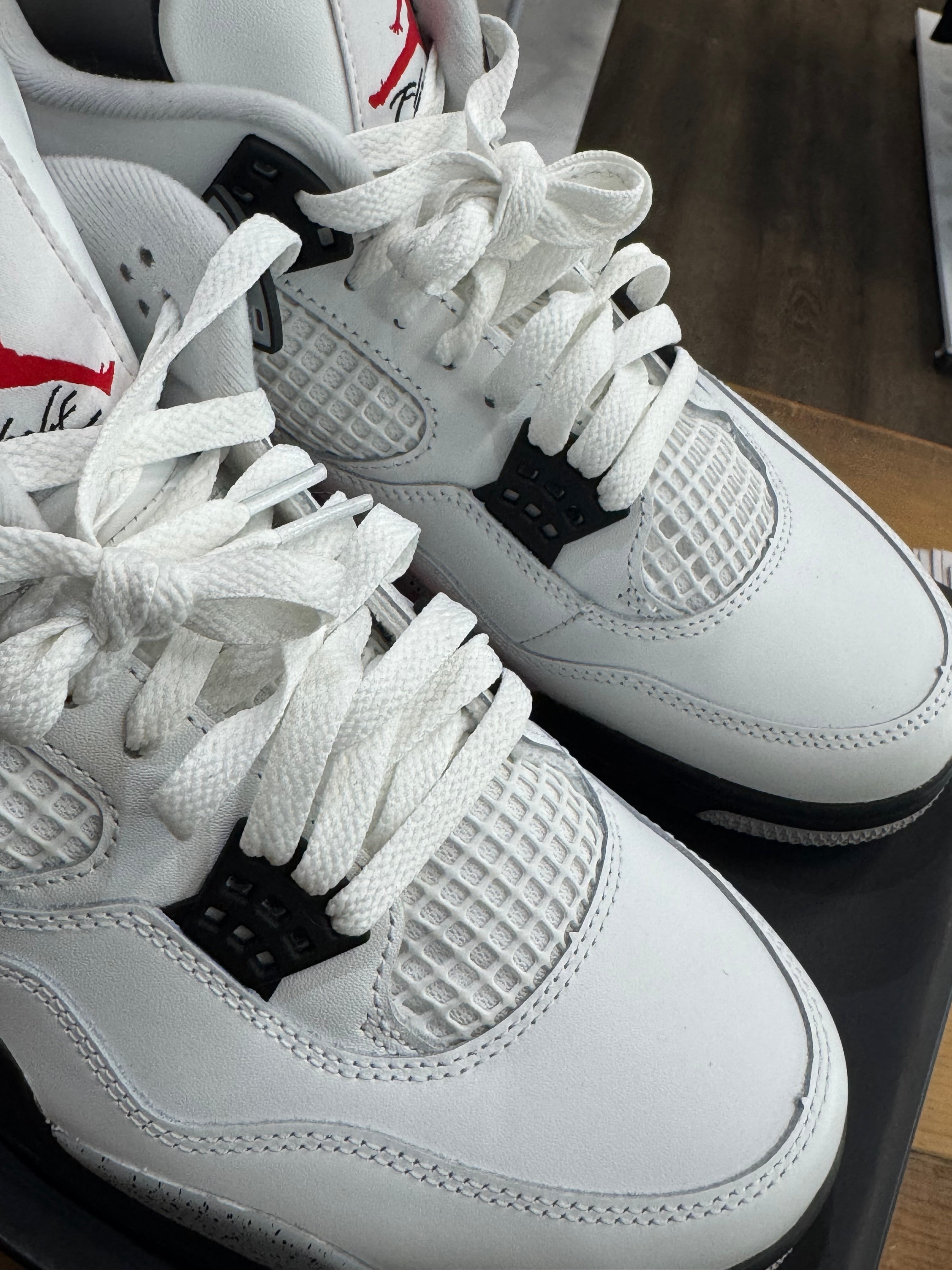 Air Jordan 4 “White Cement” Size 10