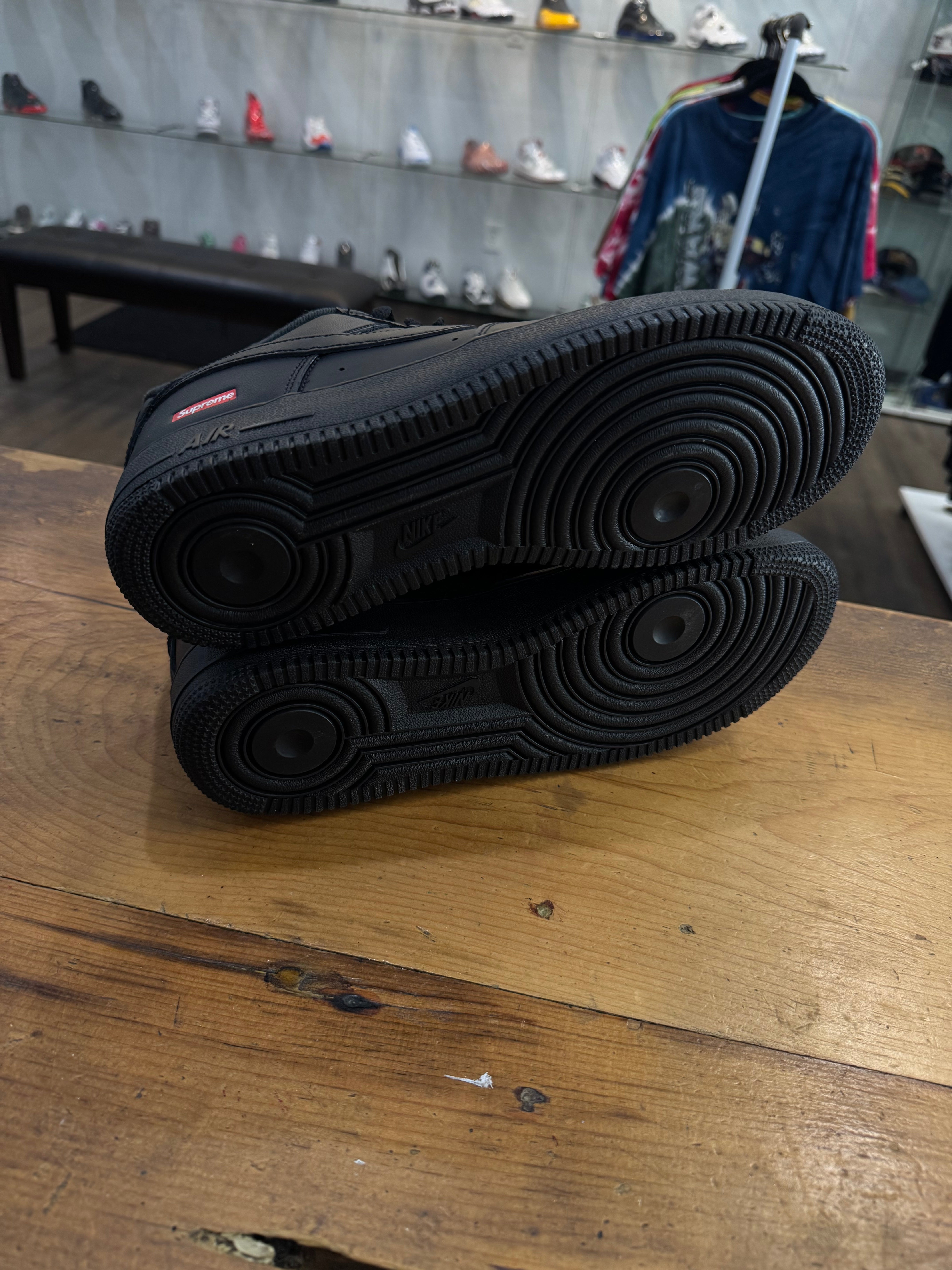 Nike AF1 Low (Supreme) Black (Size 10)