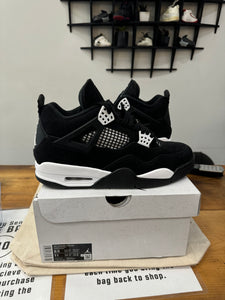 Air Jordan 4 “White Thunder” Size 9.5 -