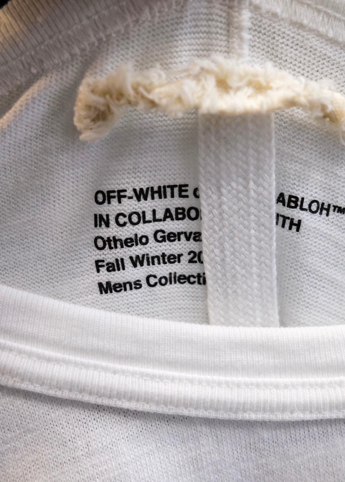 OFF-WHITE War Is Hell Tee