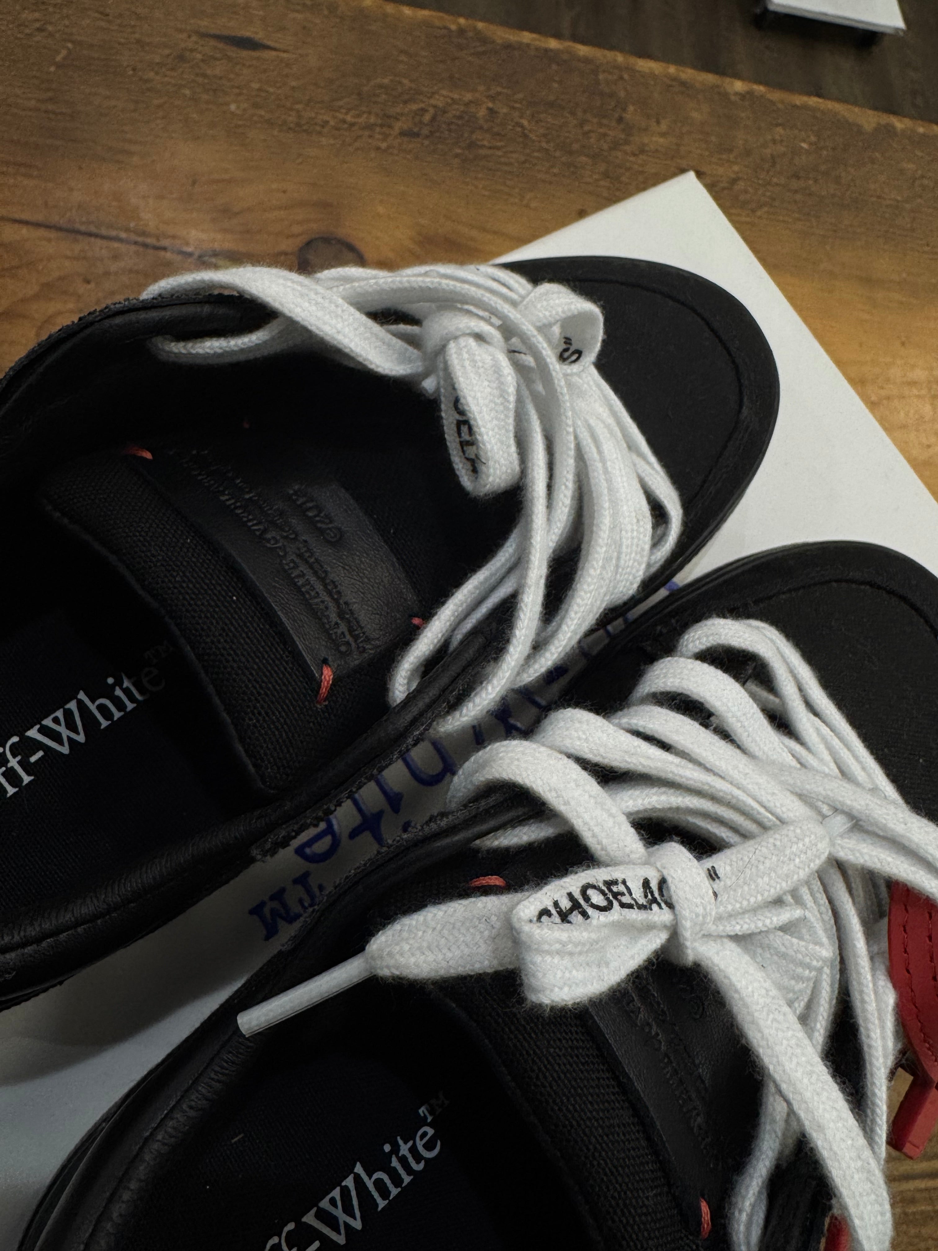 Off-white New Low Vulcanized (Size 37 EU)