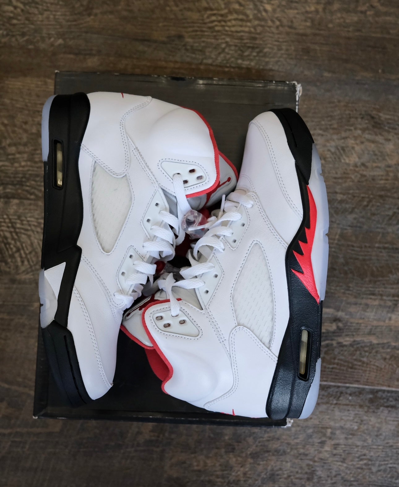 Air Jordan 5 “Fire Red” Size 9