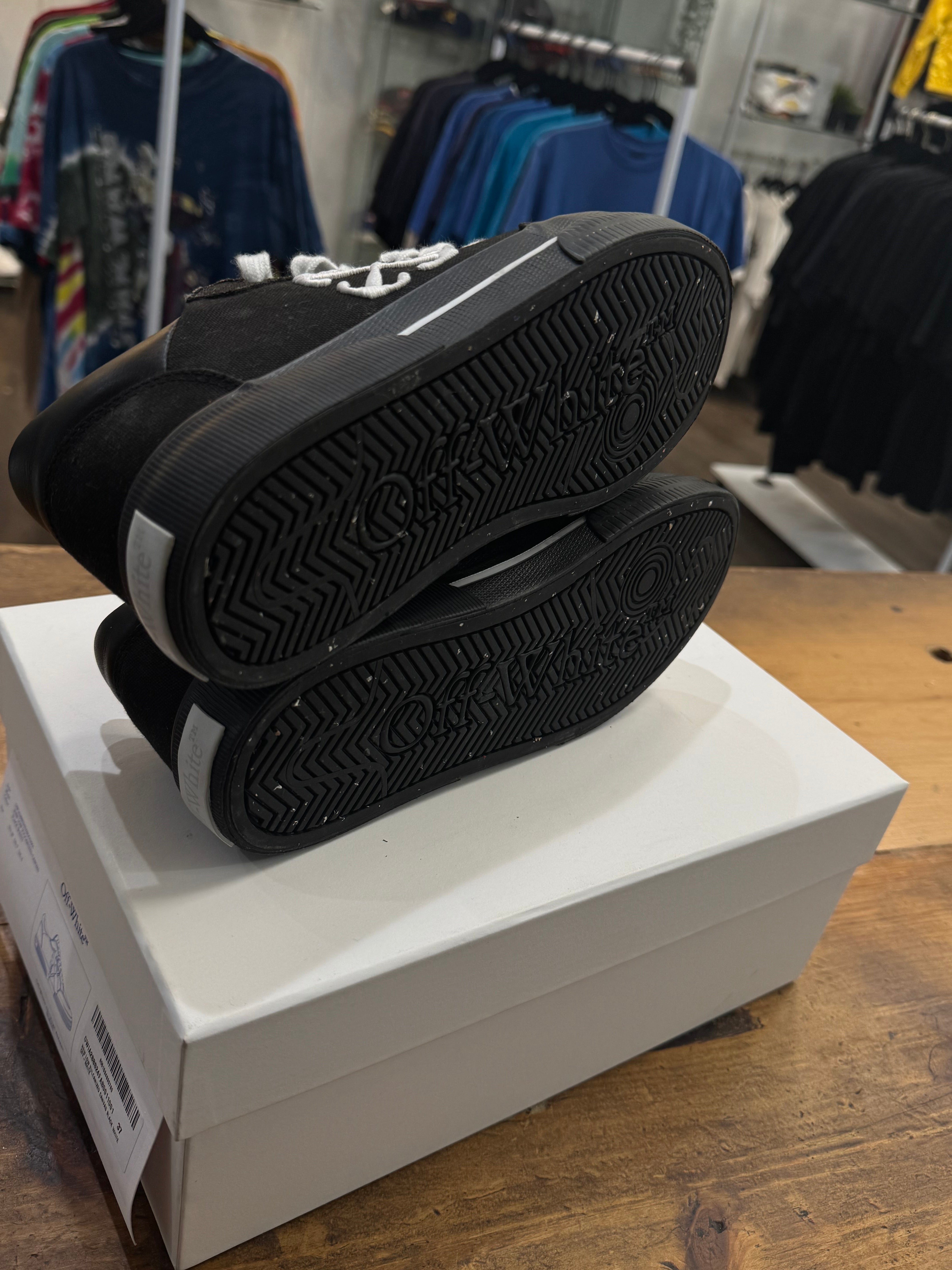 Off-white New Low Vulcanized (Size 37 EU)