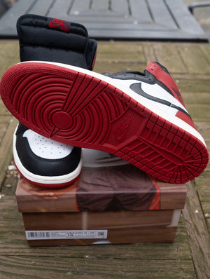 Air Jordan 1 Retro High OG (Black Toe Reimagined) Size 10